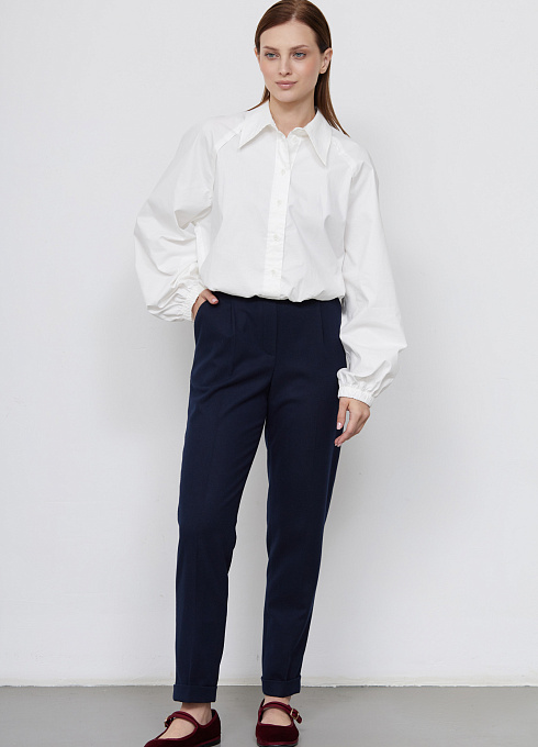 Брюки зауженные с защипами женские, цвет синий