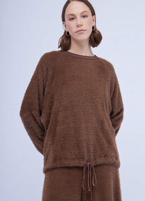 Джемпер из пушистого трикотажа женский,  коричневый цвет