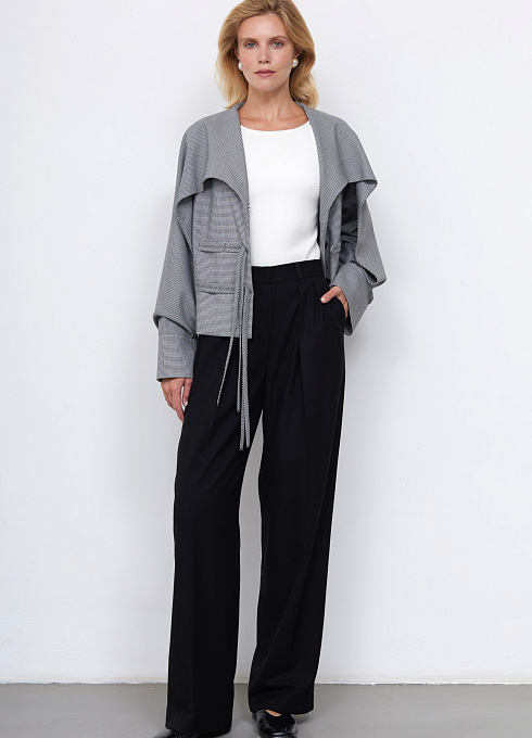 Брюки со стрелками женские, цвет чёрный 