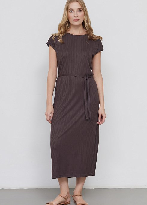 Платье в рубчик с поясом для женщины, коричневый цвет