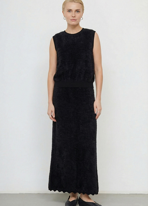 Жилет из пушистого трикотажа женский,  чёрный цвет