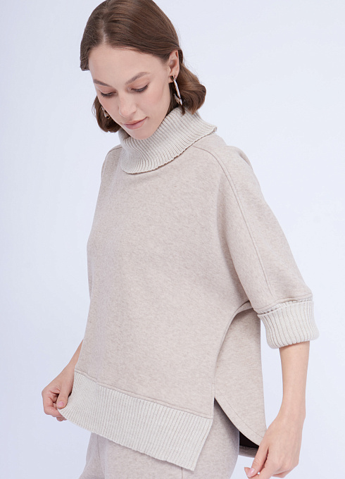 Джемпер из мягкого трикотажа женский, бежевый цвет