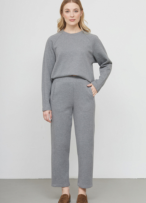 Брюки из меланжевого трикотажа женские, цвет серый